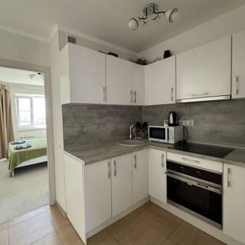 Сдается 2-х комнатная квартира, 77 м²