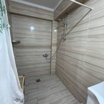 Сдается 2-х комнатная квартира, 77 м²