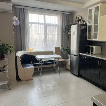 Сдается 1-комнатная квартира, 42 м²