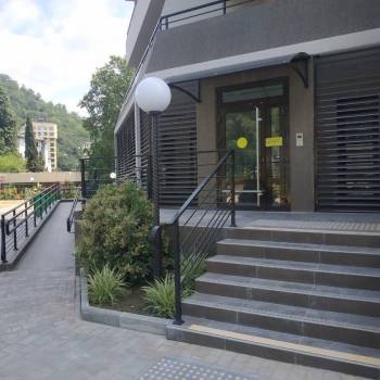 Продается 1-комнатная квартира, 42 м²