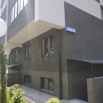 Продается 1-комнатная квартира, 42 м²