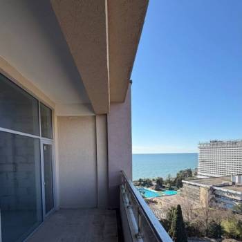 Продается 1-комнатная квартира, 99 м²