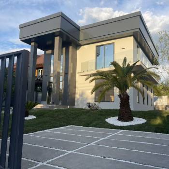 Продается Дом, 200 м²
