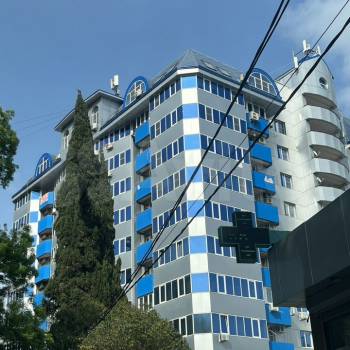 Сдается 1-комнатная квартира, 55 м²