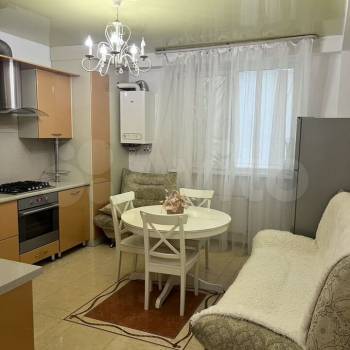Сдается 1-комнатная квартира, 55 м²