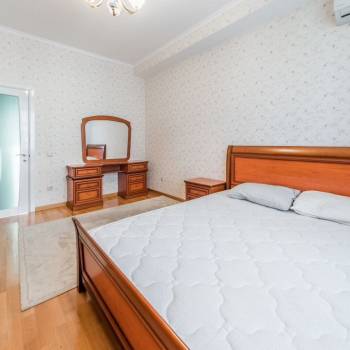 Продается Многокомнатная квартира, 169 м²