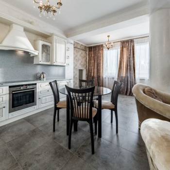 Продается Многокомнатная квартира, 169 м²
