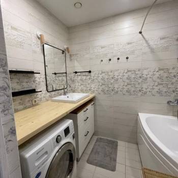 Сдается 2-х комнатная квартира, 82 м²