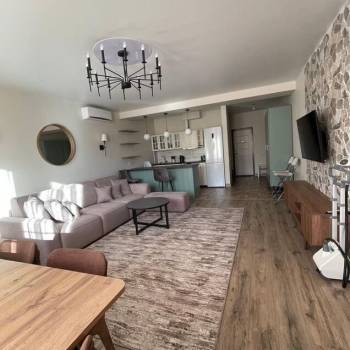 Сдается 2-х комнатная квартира, 82 м²