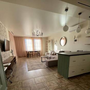 Сдается 2-х комнатная квартира, 82 м²