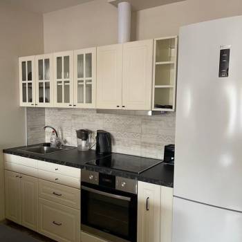 Сдается 2-х комнатная квартира, 82 м²