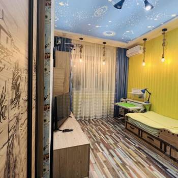 Продается 3-х комнатная квартира, 130 м²