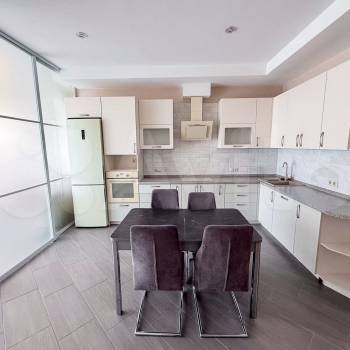 Продается 2-х комнатная квартира, 100 м²