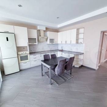 Продается 2-х комнатная квартира, 100 м²