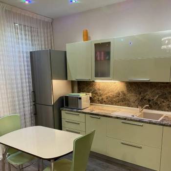 Сдается Многокомнатная квартира, 60 м²