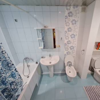 Сдается Многокомнатная квартира, 80 м²