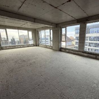 Продается 1-комнатная квартира, 68 м²