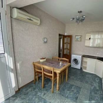 Сдается Многокомнатная квартира, 80 м²