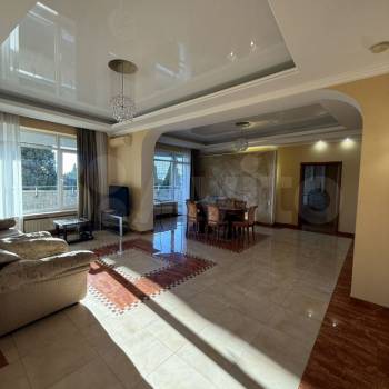 Сдается Многокомнатная квартира, 175 м²