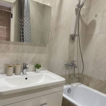 Продается 1-комнатная квартира, 52 м²