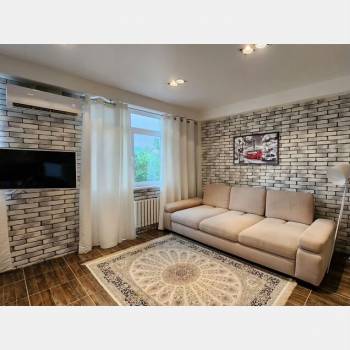 Сдается 1-комнатная квартира, 42 м²