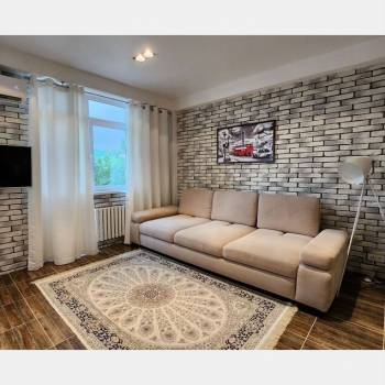 Сдается 1-комнатная квартира, 42 м²