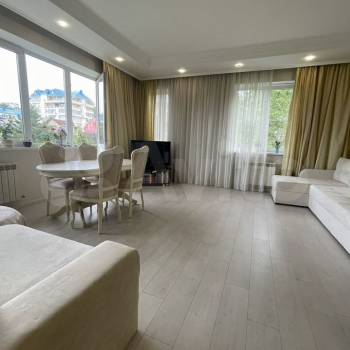 Сдается 2-х комнатная квартира, 74 м²
