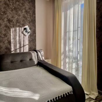 Продается 1-комнатная квартира, 37 м²