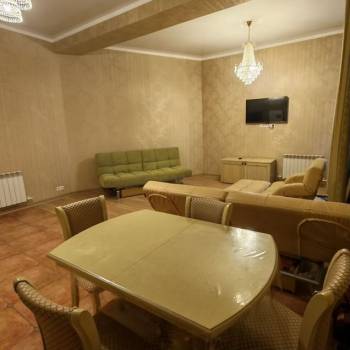 Продается 1-комнатная квартира, 42 м²