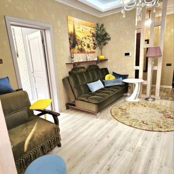 Сдается 1-комнатная квартира, 60 м²