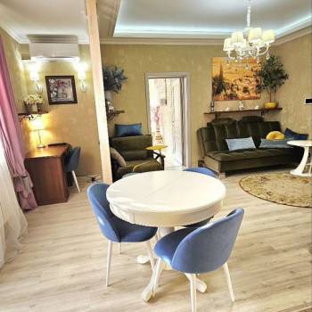 Сдается 1-комнатная квартира, 60 м²