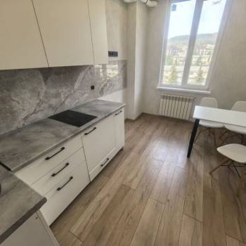 Продается 1-комнатная квартира, 35 м²