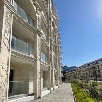 Продается 1-комнатная квартира, 65 м²