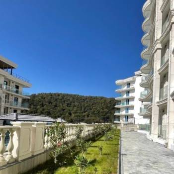 Продается 1-комнатная квартира, 65 м²