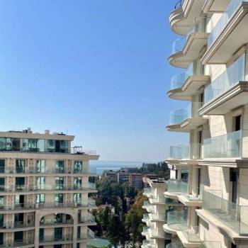Продается 1-комнатная квартира, 65 м²