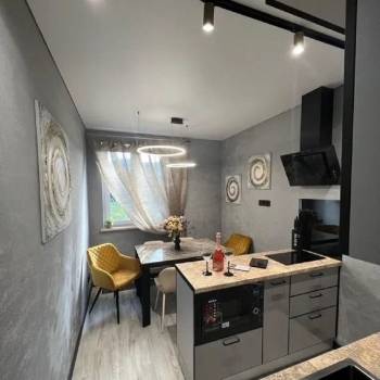 Продается 2-х комнатная квартира, 57 м²
