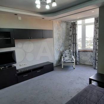 Продается 1-комнатная квартира, 35 м²