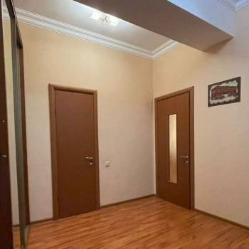 Продается 1-комнатная квартира, 61,9 м²