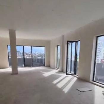 Продается Многокомнатная квартира, 142 м²