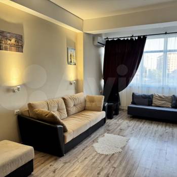 Продается 1-комнатная квартира, 37 м²