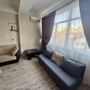 Продается 1-комнатная квартира, 37 м²