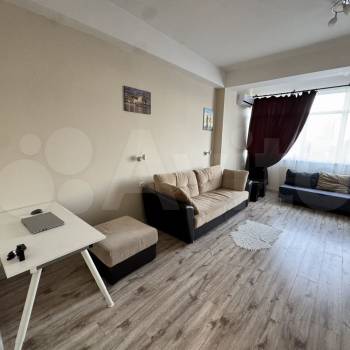 Продается 1-комнатная квартира, 37 м²