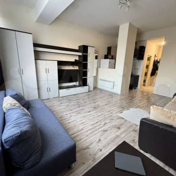 Продается 1-комнатная квартира, 37 м²