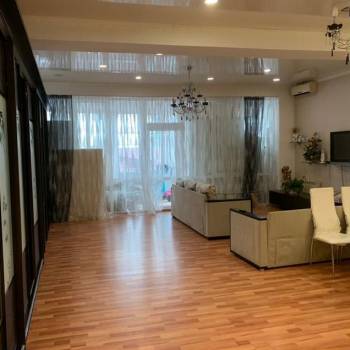 Продается 3-х комнатная квартира, 137 м²