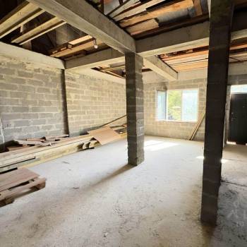 Продается 1-комнатная квартира, 80 м²
