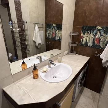 Сдается 2-х комнатная квартира, 75 м²