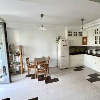 Сдается 2-х комнатная квартира, 75 м²