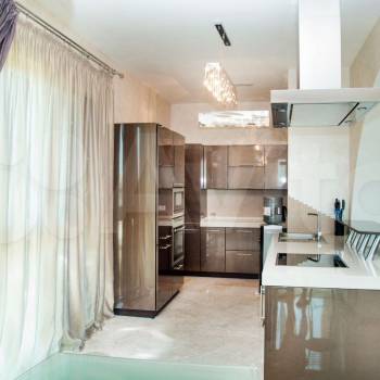 Сдается Многокомнатная квартира, 150 м²
