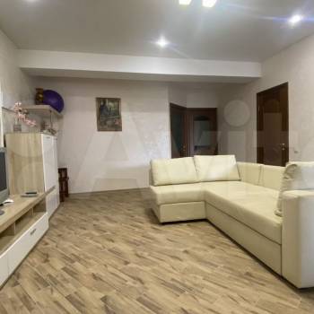 Продается Многокомнатная квартира, 74,7 м²