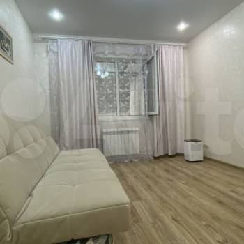Продается Многокомнатная квартира, 74,7 м²